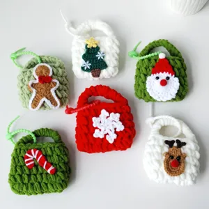 Christmas Crochet Mini Coin Purse Santa Claus Snowflake Reindeer Earphone Case Plush Holiday Gift Bag