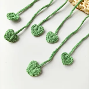 Handmade Crochet Flower Bookmark Green Wool Woven Tassel Cute Heart Page Marker for Reading Book Lovers