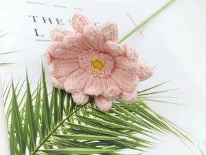Handmade crochet pink gerbera daisy flower bouquet simulated wool yarn floral home decor detail