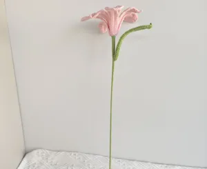 Handmade crochet flower pink knit lily home decor desktop ornament realistic botanical prop.