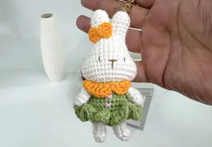 Handgemachte Häkelhase Schlüsselanhänger Detail, süße Plüsch Tasche Anhänger Deko.