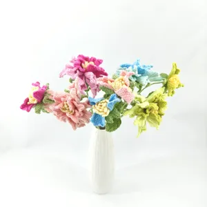 Bouquet de Fleurs de Pivoine en Laine au Crochet Fait Main Arrangement Floral Artificiel Avec Vase en Céramique Blanche pour Décoration d'Intérieur Cadeau