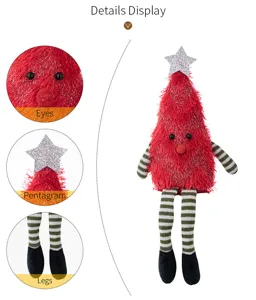 Vue détaillée de la jolie poupée en peluche sapin de Noël avec longues jambes rayées.