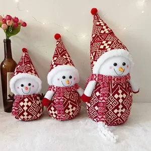 Set di ornamenti per bambole di pupazzo di neve di peluche natalizio, grandi figure decorative.