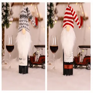 Copribottiglia di vino gnomo di Natale vecchio senza volto lavorato a maglia decorazione tavola