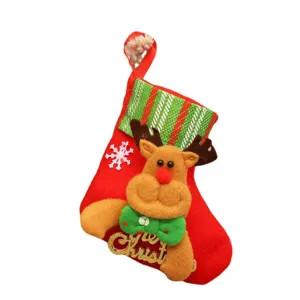 Media de navidad fieltro rojo bolsa de regalo con reno de peluche 3d y borde verde decoracion