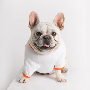 Leuk huisdier t-shirt voor Franse bulldog, wit katoenen kleding met korte mouwen en oranje rand.