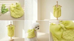 Jolie robe d'été pour chien avec nœud en tulle et tissu bulles jaune, idéale pour petits animaux.