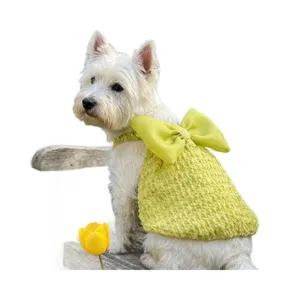 Robe d'été mignonne pour chien avec grand nœud, idéale pour les petits animaux de compagnie.