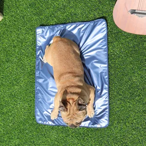 Wasserdichte Haustier-Kühlmatte für Hunde und Katzen, tragbare Outdoor-Faltmatte.