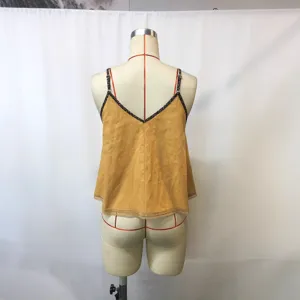 Rückansicht eines schicken, neuen chinesischen Retro-Camisole-Tops in Senfgelb, Sommer.
