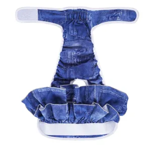 Wasbare denim print hondensanitairbroekje voor teefjes met schattige volantsrok en klittenband.