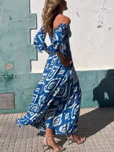 Vestido largo bohemio de hombros descubiertos manga larga con estampado geométrico azul y blanco