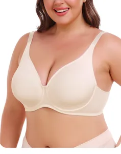 Primo piano dettagliato di un reggiseno taglie forti senza ferretto con spalline larghe.