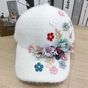 Berretto da baseball in peluche spesso invernale da donna con fiori in tessuto e strass.