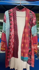 European style loose casual print cardigan for women, comfortable open front long sleeve top.
