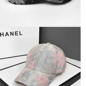 Vista dettagliata cappellino da baseball in pizzo floreale donna, cappello estivo mesh.