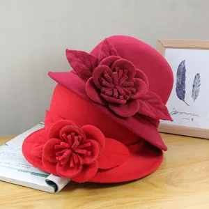 Retro wool felt dome hat for women, elegant vintage style bowler hat with floral decor for autumn and winter.