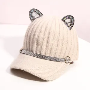 Casquette de baseball en tricot beige avec oreilles de chat en strass pour femmes