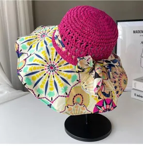 Chapeau de soleil en paille bohème pour femme, large bord imprimé floral et couronne crochet.