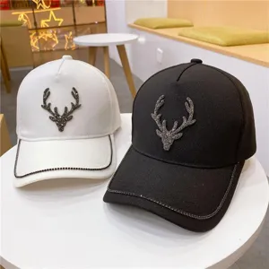 Casquette de baseball élégante en strass avec bois de cerf design tendance noir et blanc