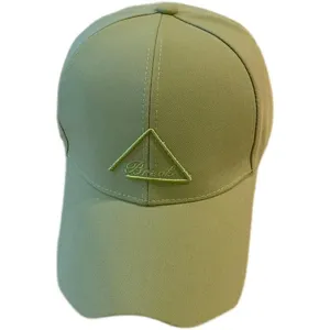 Green cotton baseball cap for men and women, stylish embroidery design outdoor sun hat.