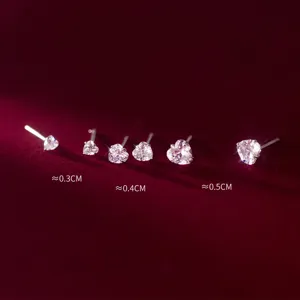 S925 Silber minimalistische herzförmige weiße Diamant-Ohrstecker für den Alltag Chic.