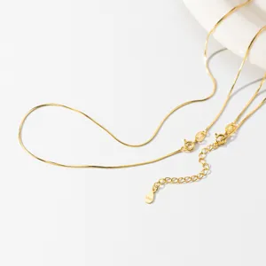 S925 Silber minimalistische feine Schlangenkette Halskette Damen filigraner Schmuck Detail