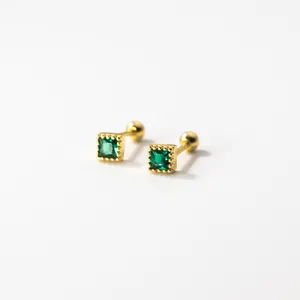 S925 Silber quadratische grüne Kristall Ohrstecker, minimalistischer Strass-Schmuck.