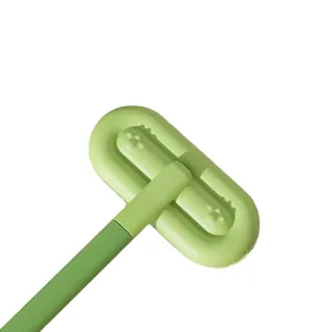 Brosse d'épilation pour animaux verte, rouleau anti-poils pour canapé, lit et tapis.