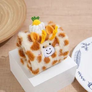 Cute plush swiss roll giraffe cat toy with crinkle paper, perfect interactive pet toy for kitten.