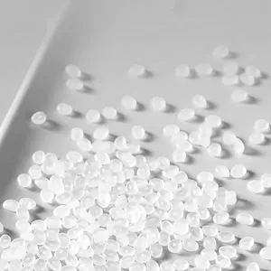 Granulés de plastique ABS blanc de haute qualité pour la fabrication et l'impression 3D.