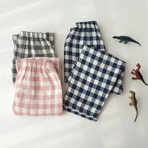 Pantalon de salon en coton à carreaux pour enfants pyjama décontracté vue de détail douce