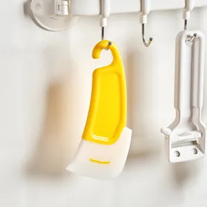 Kreativer Silikon Reinigungs Schaber für Küchen Töpfe Pfannen mit Aufhänge Loch.