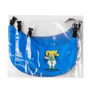 Wasserdichter Haustier Latz für Hunde und Katzen mit niedlichem Monsterdruck und Schnalle.