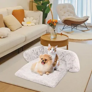 Details des Plüsch-Haustier-Sofabettes mit bequemem Kissen, weichem Material für Hunde und Katzen.