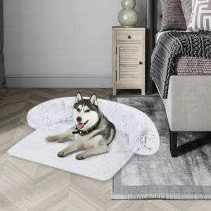 Gemütliches langes Plüsch-Hundebett, weiche weiße flauschige Haustier-Sofamatte für Komfort.