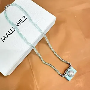 Collier de perles en cristal vert menthe avec pendentif appareil photo, bijoux de clavette.