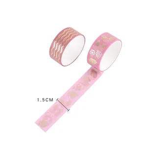 Rosa goldfolierte Washi Tape Rolle mit Erdbeer- und Wellenmustern fur Tagebuch Basteln.