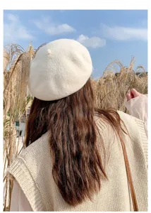 Beige wool beret for women, chic autumn winter fashion painter hat, elegant vintage headwear.