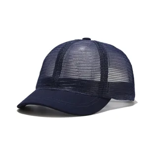 Berretto da baseball blu navy con visiera corta, cappello estivo in rete traspirante unisex.