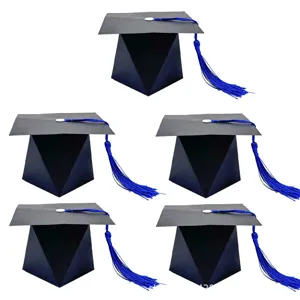 Boîte à bonbons chapeau de graduation noir avec gland bleu pour fête de remise.