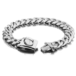 Heavy duty 19mm stainless steel dog chain collar with secure lock ring for pets detailed view.
