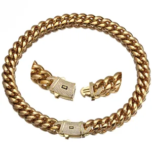 Collier chaîne gourmette cubaine en acier inoxydable doré avec fermoir pavé de strass tendance.
