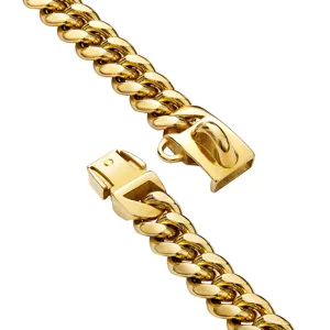 Detailansicht der goldenen 14mm Edelstahl Kubakette Hundehalsband Verschluss Schnalle.