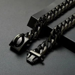 16mm heavy duty stainless steel dog chain collar, bite-proof metal pet accessory for large dogs.