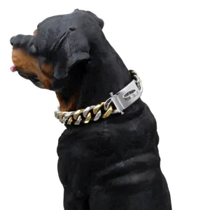 Detailansicht des 19mm edelstahl zweifarbigen gold-silber Kuba-Glied Hundehalsbands.