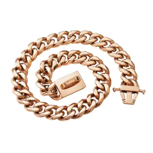 Collare per cani in acciaio inossidabile oro rosa 15mm catena cubana pesante dettaglio.