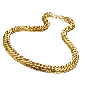Close-up detail of the chunky gold stainless steel men chain necklace with smooth links.