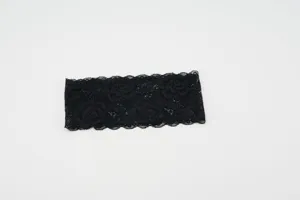 Schwarzes Spitzen-Haaraccessoire Detail, hohles Blumenmuster-Design, elastisches Haarband.